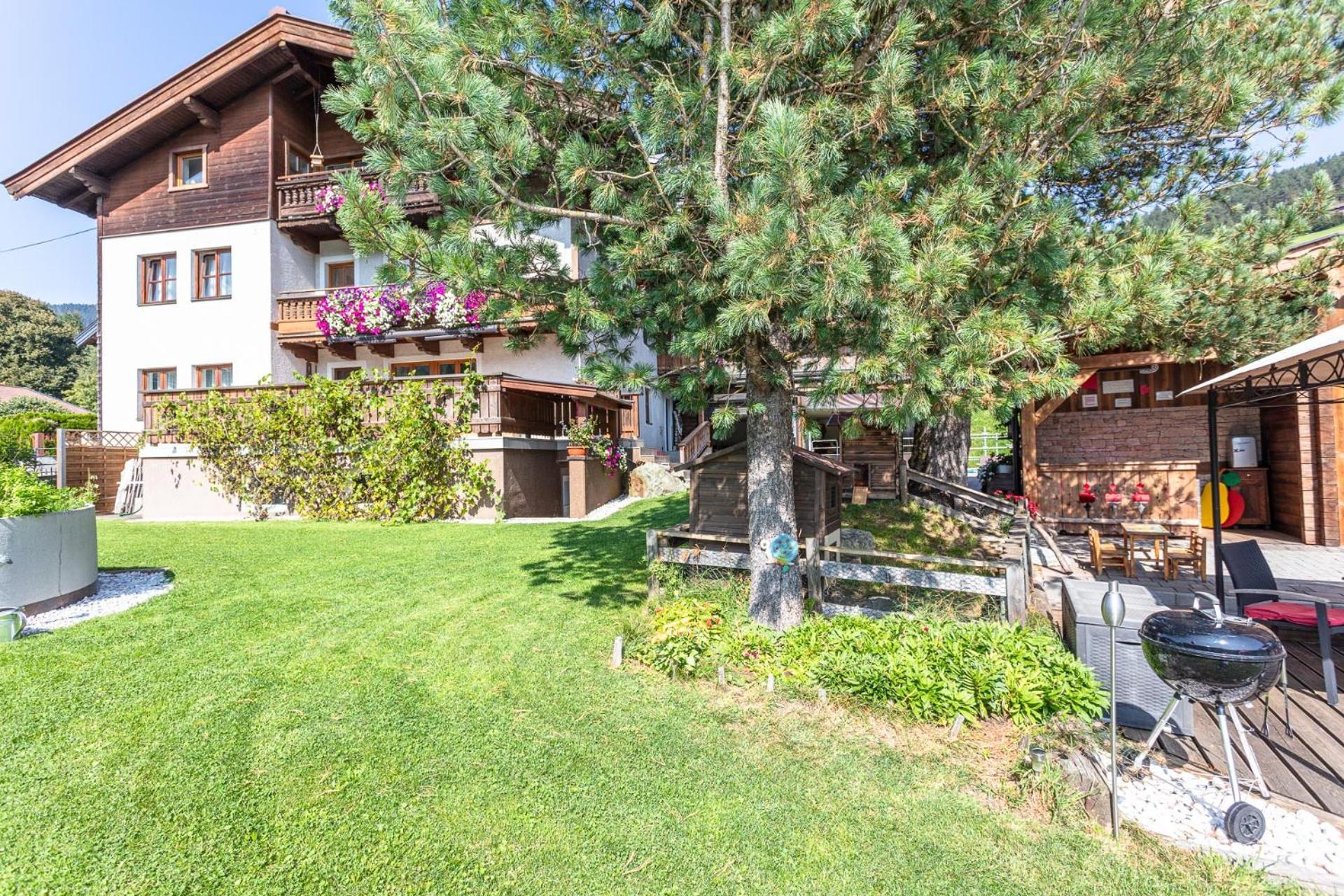 Familienbauernhof - Leogang Apartments Weissbacher Esterno foto