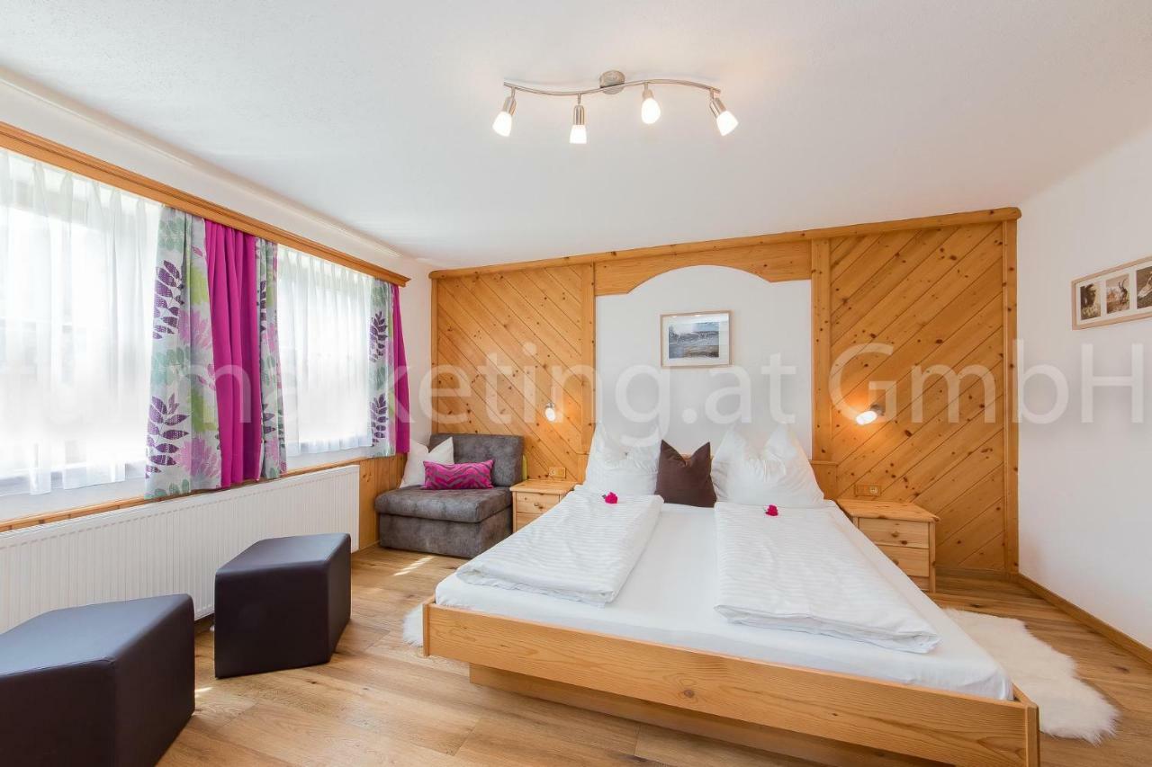 Familienbauernhof - Leogang Apartments Weissbacher Esterno foto
