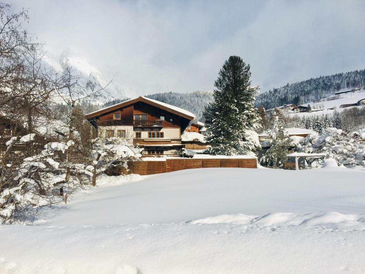 Familienbauernhof - Leogang Apartments Weissbacher Esterno foto